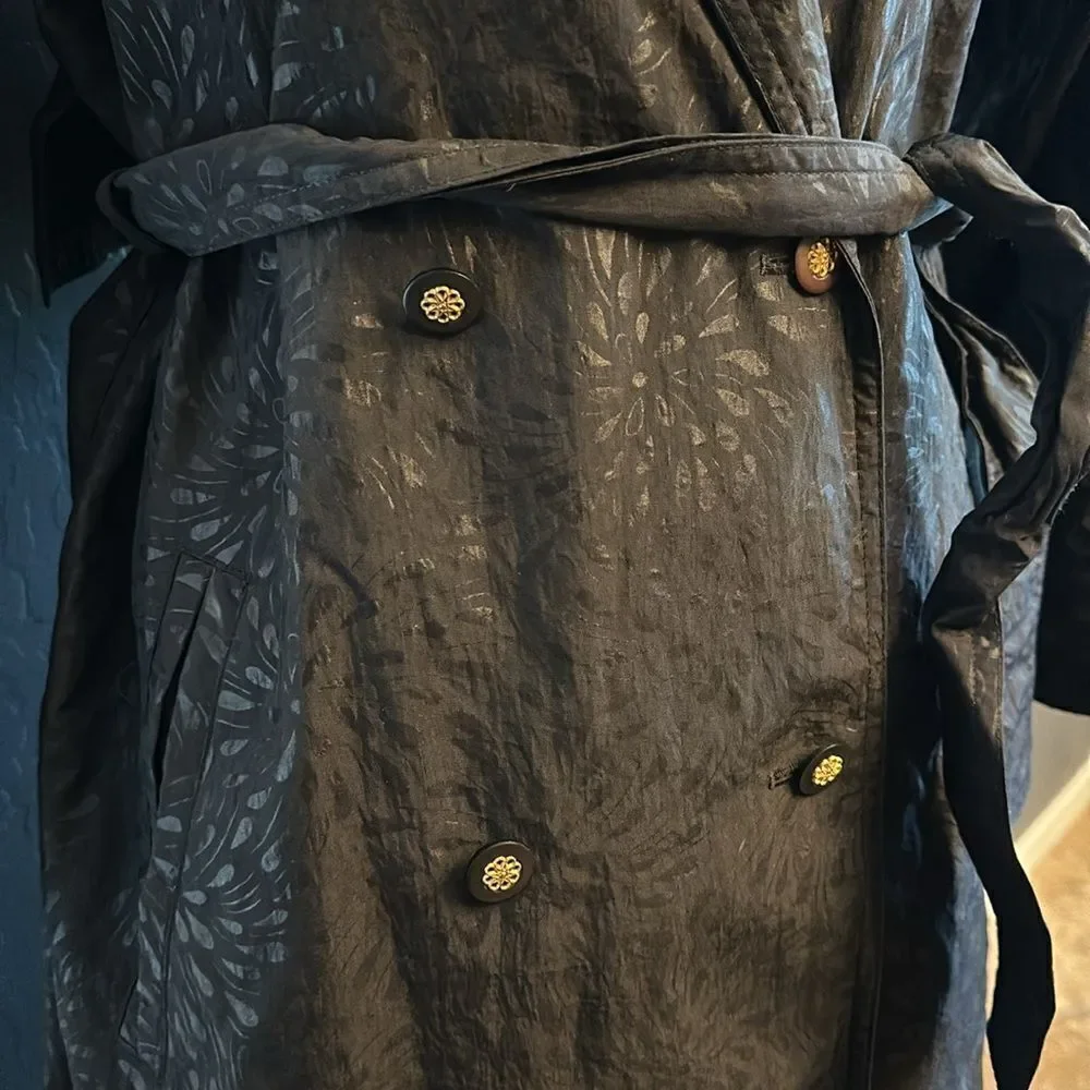 Like new Portrait vintage rain coat - Picture 3 of 11